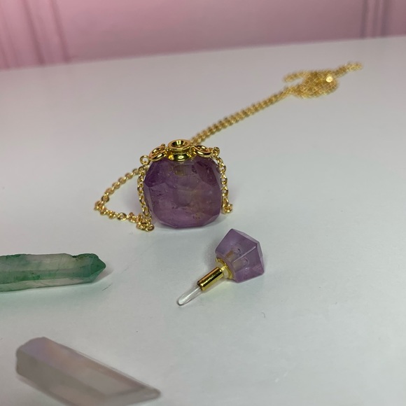 Amethyst crystal amulet necklace - Picture 6 of 9